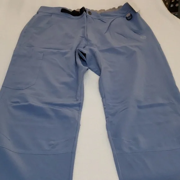 Essential Threads Welby mens Scrubs set - Picture 3 of 16